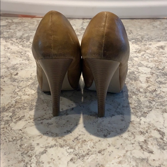 Natural high heels - Picture 4 of 5